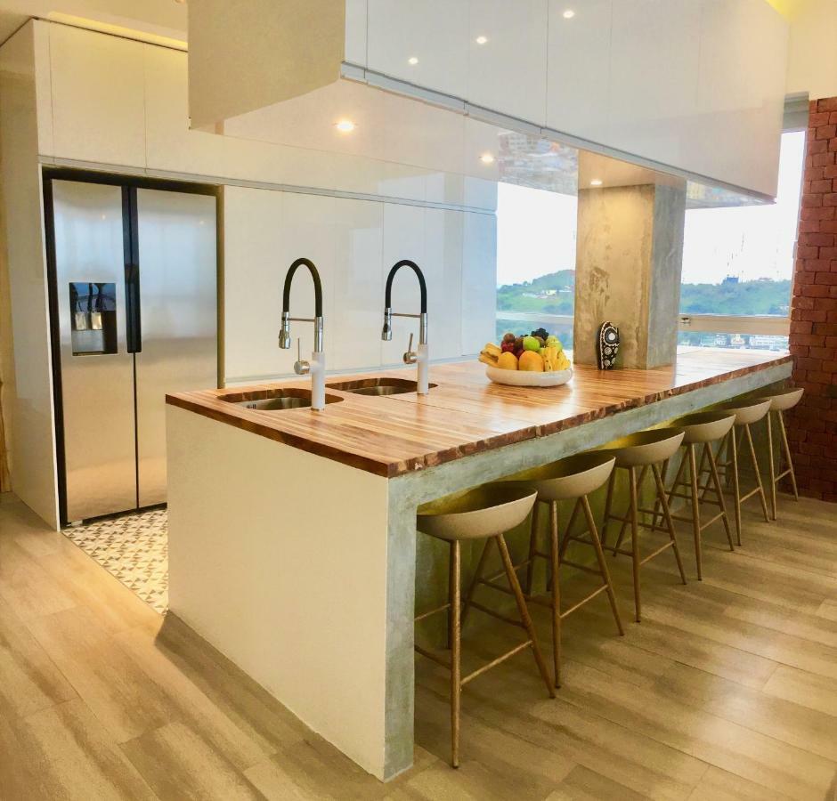 Luxury Apartment Heart Of กวายากิล ภายนอก รูปภาพ